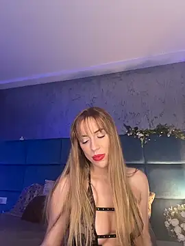 Snapshot of RockQueen_A chatting on 04/19/26, 05:18 RockQueen A online show from 04/19/26, 05:18