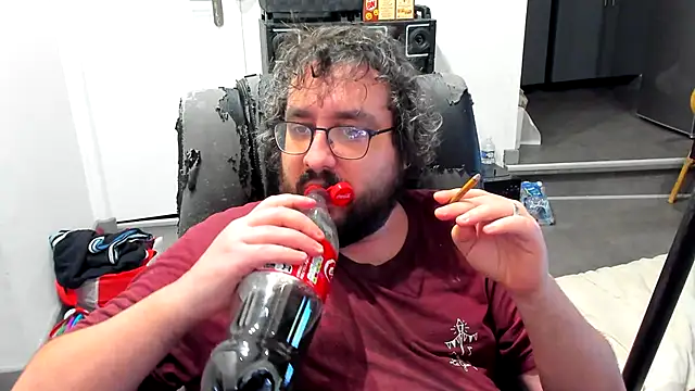 Snapshot of bears549a chatting on 12/16/24, 07:10 bears549a online show from 12/16/24, 07:10