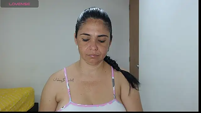 selena ferri online show from 09/29/25, 10:03