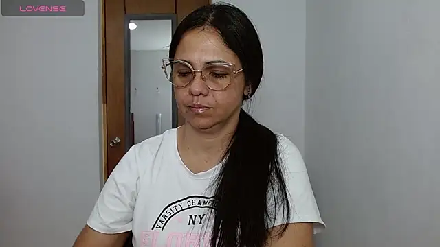 selena ferri online show from 04/09/26, 02:00