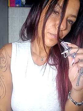 Snapshot of allyson22andy chatting on 11/24/25, 11:04 allyson22andy online show from 11/24/25, 11:04