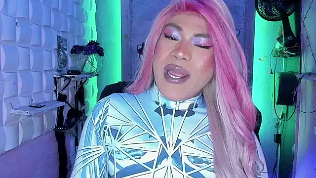 tsviolett online show from 03/19/25, 08:32