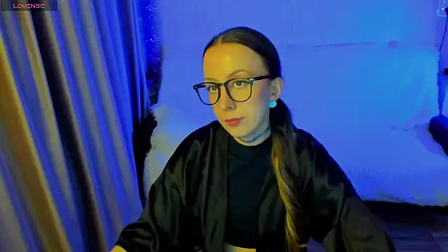 CurlySteph online show from 11/28/25, 05:26