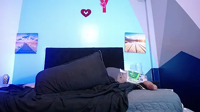 Snapshot of juanses_n_toro chatting on 03/10/25, 04:25 juanses n toro online show from 03/10/25, 04:25