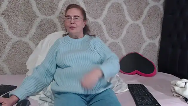 Hottie-Mom online show from 02/07/26, 11:25