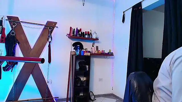 boy n girl online show from 12/14/24, 09:40