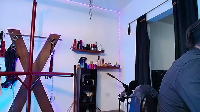 boy n girl online show from 12/18/24, 09:58