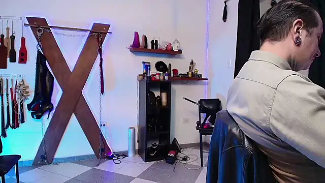 boy n girl online show from 02/06/25, 07:40