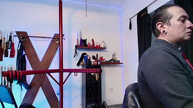 boy n girl online show from 02/20/25, 08:39