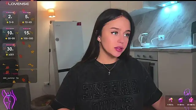 Megan Nilson online show from 12/18/24, 09:51