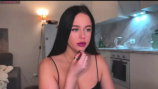 Megan Nilson online show from 01/05/25, 06:35