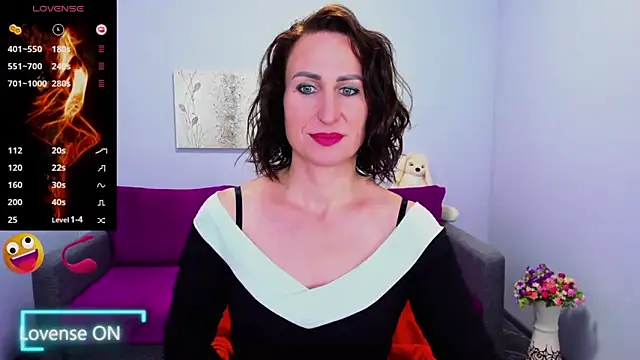 Nia Smithh online show from 10/10/25, 12:26