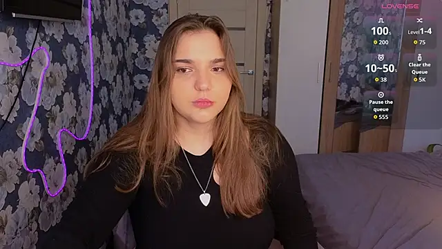  momiji  online show from 04/12/26, 12:43