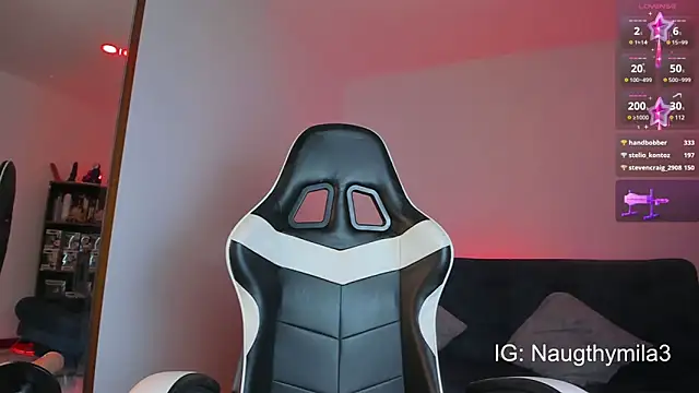 Snapshot of Sky_dominika_ chatting on 03/10/25, 05:33 Sky dominika online show from 03/10/25, 05:33