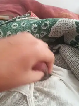 Snapshot of Ummfuss1 chatting on 12/14/24, 02:31 Ummfuss1 online show from 12/14/24, 02:31