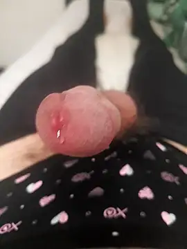 Snapshot of Ummfuss1 chatting on 10/21/25, 01:45 Ummfuss1 online show from 10/21/25, 01:45