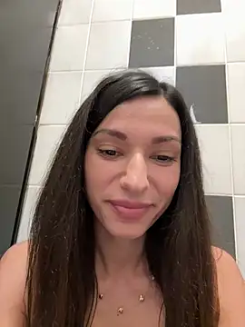  MiaQueen  online show from 05/13/26, 10:06