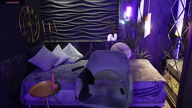 KylieMellow online show from 03/04/25, 08:35