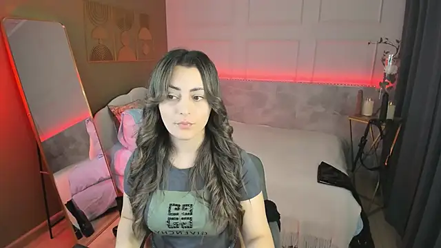 KylieMellow online show from 05/17/26, 06:00