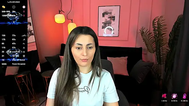 Snapshot of KylieMellow chatting on 06/03/26, 01:36 KylieMellow online show from 06/03/26, 01:36