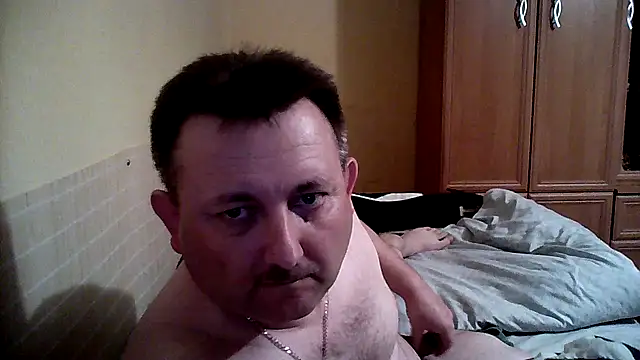 Snapshot of Novy73 chatting on 11/21/25, 09:24 Novy73 online show from 11/21/25, 09:24