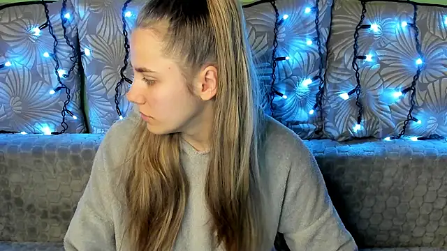 MaggieCake online show from 12/05/24, 02:53