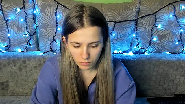 MaggieCake online show from 12/12/24, 03:43