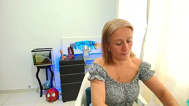 Naty Stone online show from 10/16/25, 09:16