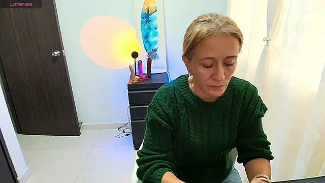 Naty Stone online show from 11/26/25, 09:27