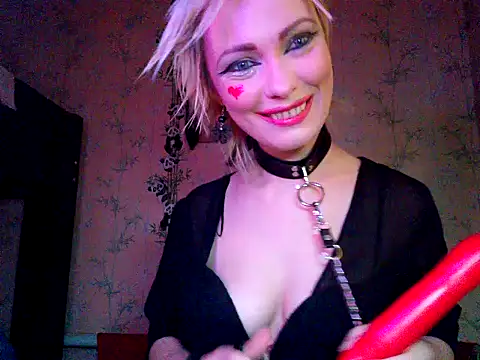 Snapshot of WildMissNiks chatting on 11/03/25, 08:15 WildMissNiks online show from 11/03/25, 08:15