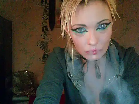 Snapshot of WildMissNiks chatting on 11/12/25, 08:15 WildMissNiks online show from 11/12/25, 08:15