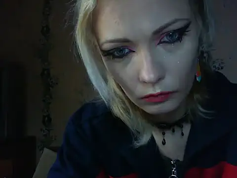 WildMissNiks online show from 05/11/26, 07:03