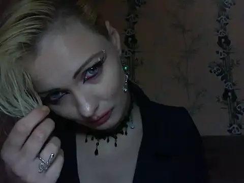 WildMissNiks online show from 05/27/26, 08:22