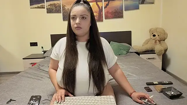 adelline online show from 03/29/26, 08:42