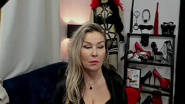 crystaLUX online show from 01/17/25, 10:11