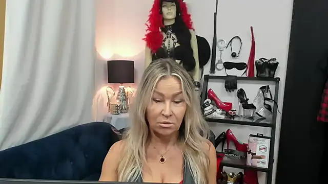 crystaLUX online show from 10/02/25, 04:41