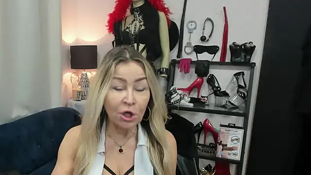 crystaLUX online show from 03/18/26, 05:21