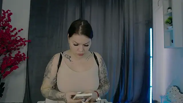 Raven Luna online show from 12/12/24, 07:19