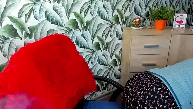 Ellennaughty online show from 12/18/24, 11:51