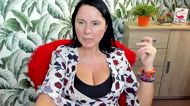 Ellennaughty online show from 02/06/25, 03:27