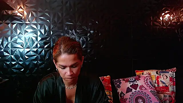 PINK  LOLA1 online show from 11/29/25, 12:57