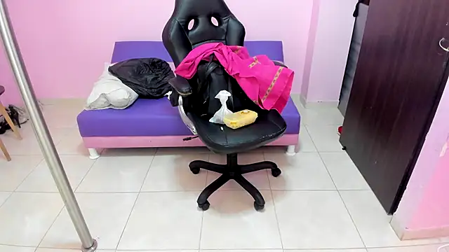 MATURE WHOR33 online show from 11/17/25, 11:49