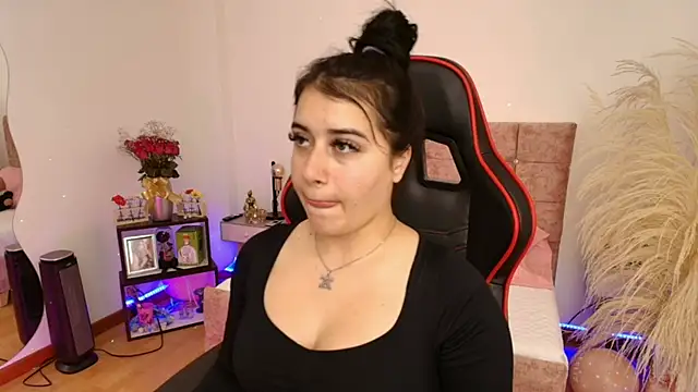 Snapshot of KallyMyller1 chatting on 12/03/24, 07:55 KallyMyller1 online show from 12/03/24, 07:55