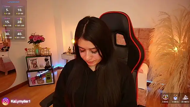 Snapshot of KallyMyller1 chatting on 01/02/25, 07:40 KallyMyller1 online show from 01/02/25, 07:40