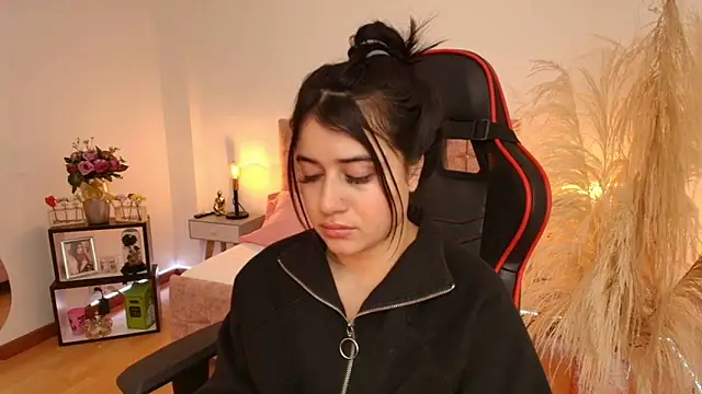 Snapshot of KallyMyller1 chatting on 01/09/25, 01:18 KallyMyller1 online show from 01/09/25, 01:18