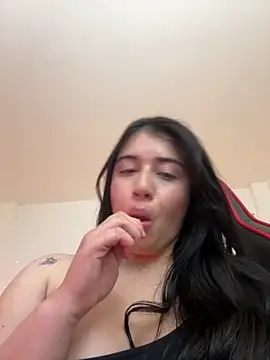 Snapshot of KallyMyller1 chatting on 01/23/25, 10:33 KallyMyller1 online show from 01/23/25, 10:33