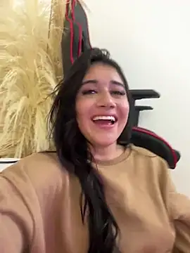 Snapshot of KallyMyller1 chatting on 02/02/25, 11:00 KallyMyller1 online show from 02/02/25, 11:00