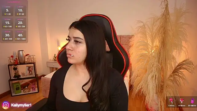 Snapshot of KallyMyller1 chatting on 02/05/25, 07:53 KallyMyller1 online show from 02/05/25, 07:53