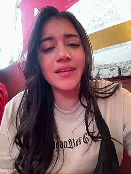 Snapshot of KallyMyller1 chatting on 02/17/25, 10:47 KallyMyller1 online show from 02/17/25, 10:47