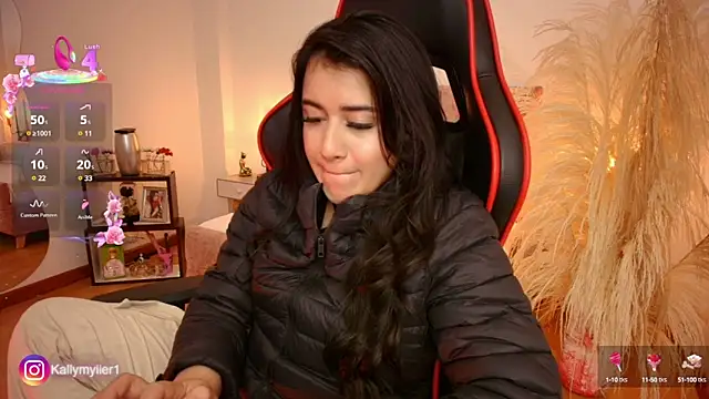 Snapshot of KallyMyller1 chatting on 03/07/25, 10:21 KallyMyller1 online show from 03/07/25, 10:21